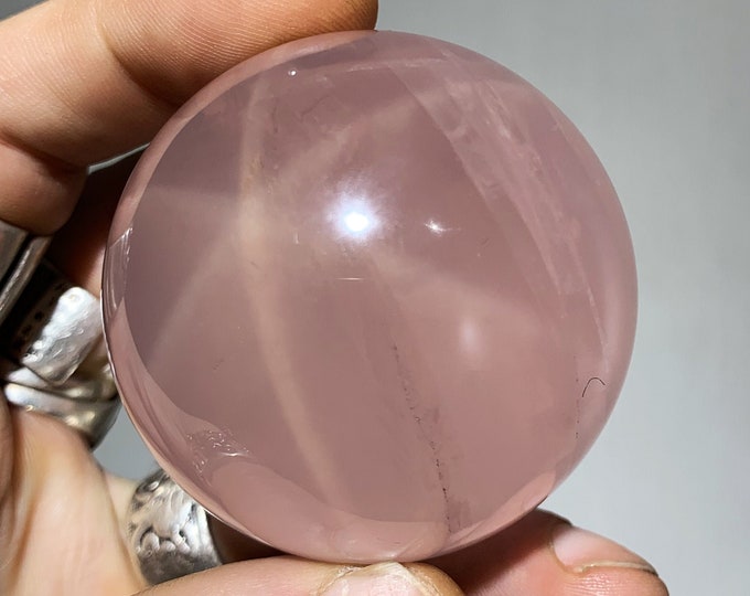 Sphere, starry pink quartz, astered pink quartz or pink aserized quartz. From Mozambique. natural pink quartz. 59mm in diameter