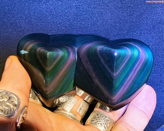Exceptional double heart carved in obsidian celeste eye. 0.252kg 100/55/35mm high quality obsidian from Mexico