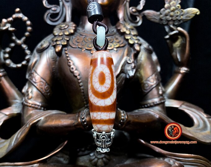 Authentic DZI, sacred Tibetan agate with two eyes "vital balance". Cord embellished with Qinghai nephrite jade.
