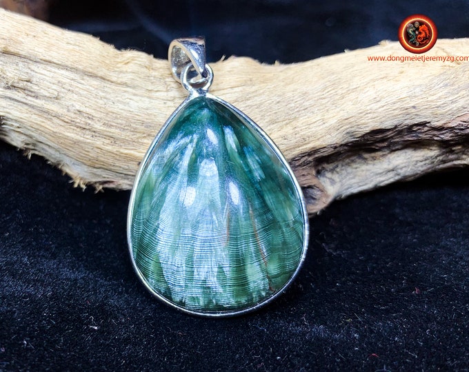 Seraphinite pendant. Family of clinochlors. Natural seraphinite. set in 925 punched silver. Unique artisanal piece.
