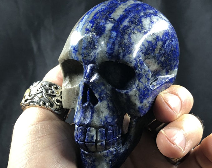 crystal skull in lapis lazuli entirely handmade unique piece 9/7/4cm 0,588kg