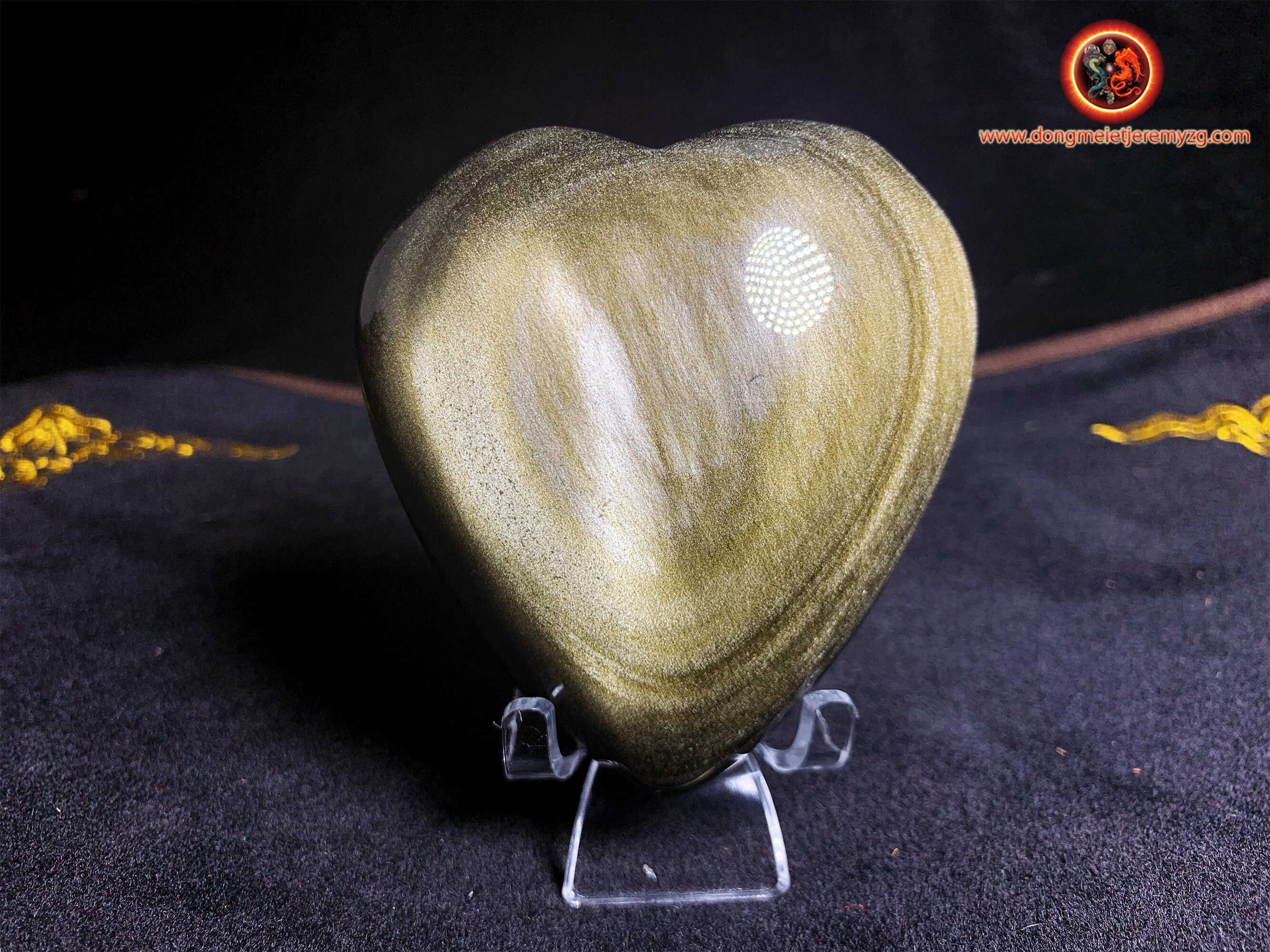 Coeur en Obsidienne Dorée. Originaire Du Mexique. Qualité A+ Dimensions de 89/80/46mm Poids 0, 322Kg