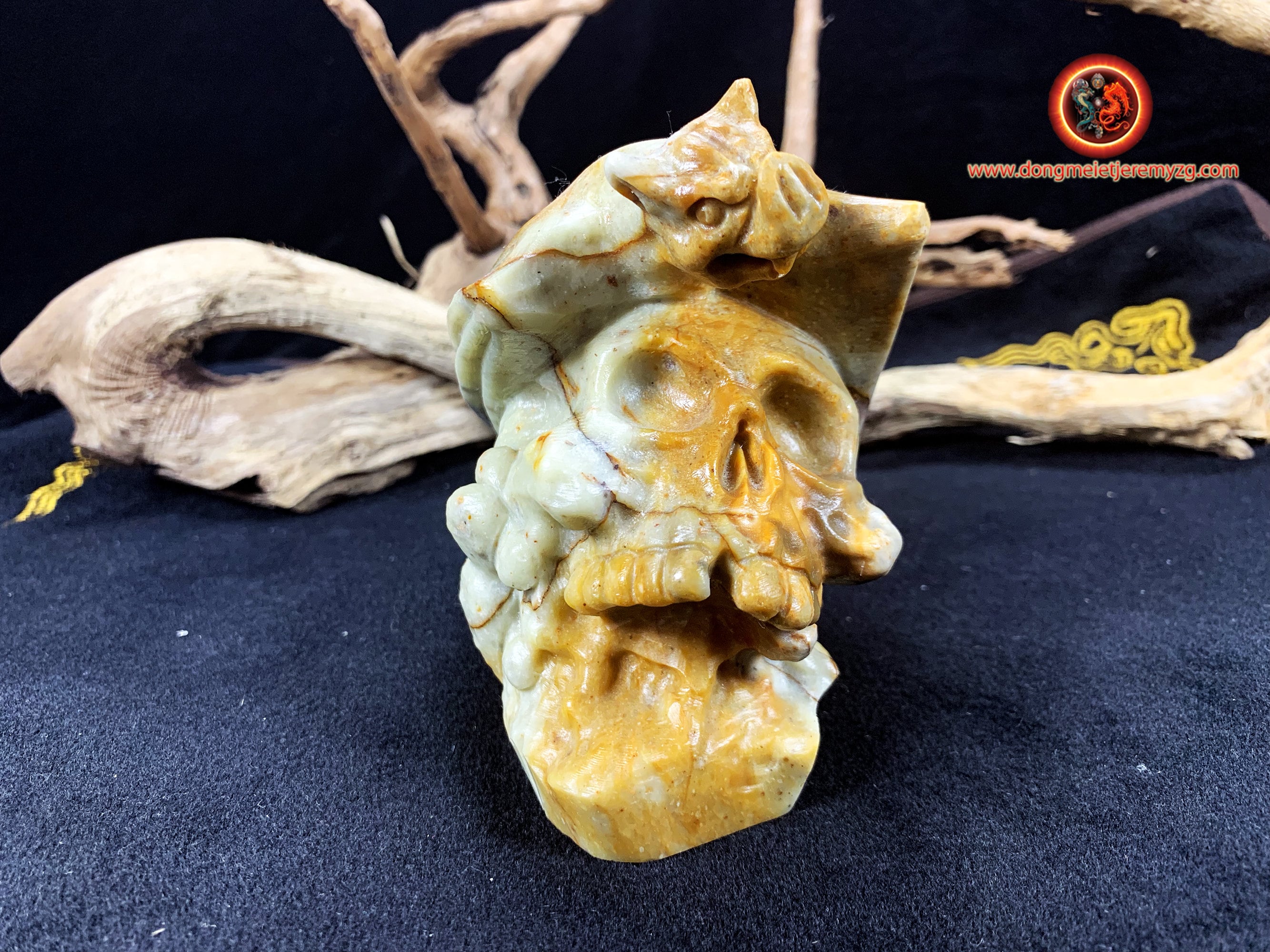 Crane de Cristal. Crane en Pyrophyllite Naturelle. et Chauve Souris. Entierement Sculpté Artisanalem