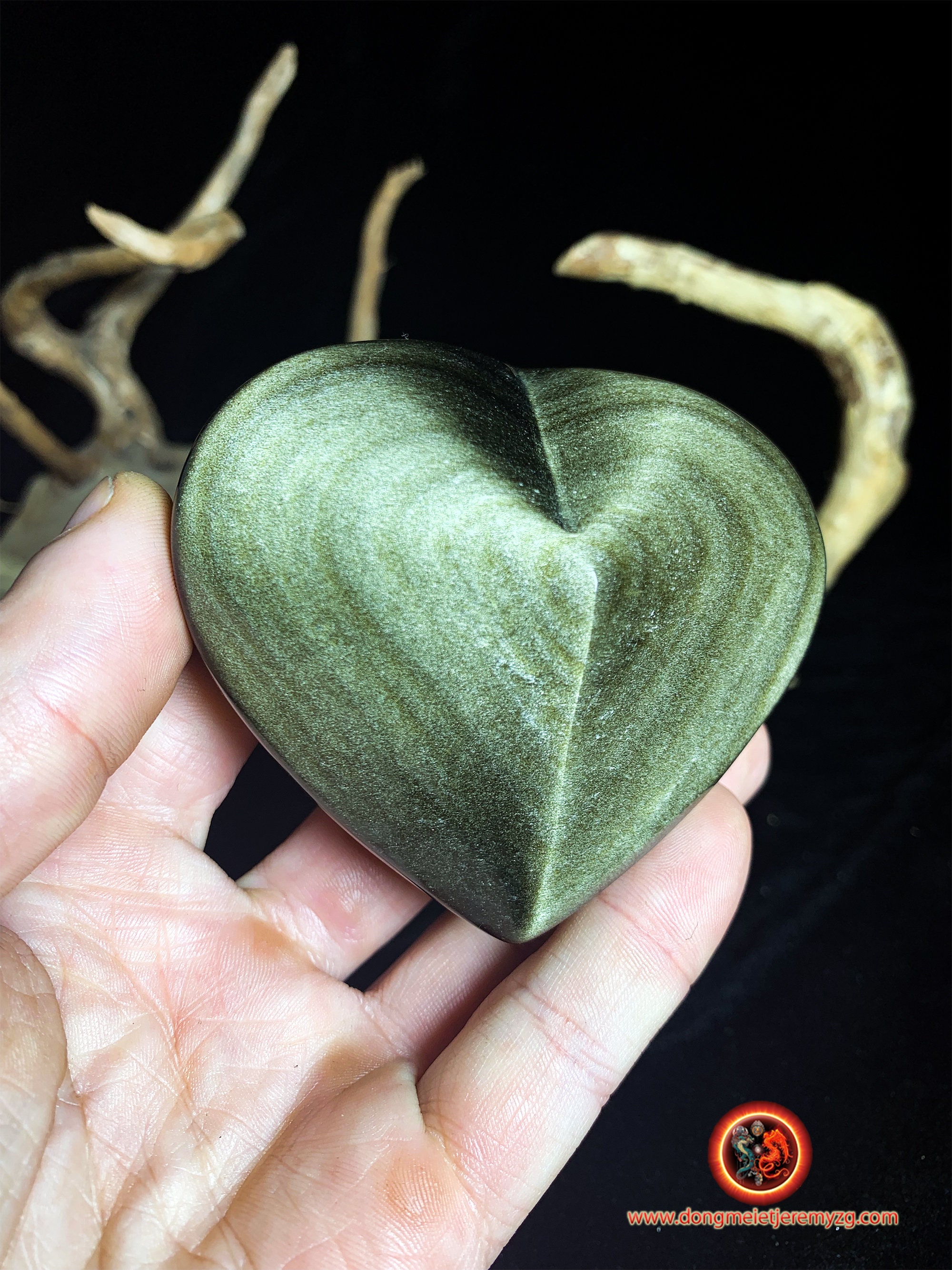 Coeur en Obsidienne Dorée. Originaire Du Mexique. Qualité A+ Dimensions de 71/81/42mm Poids 0, 274Kg