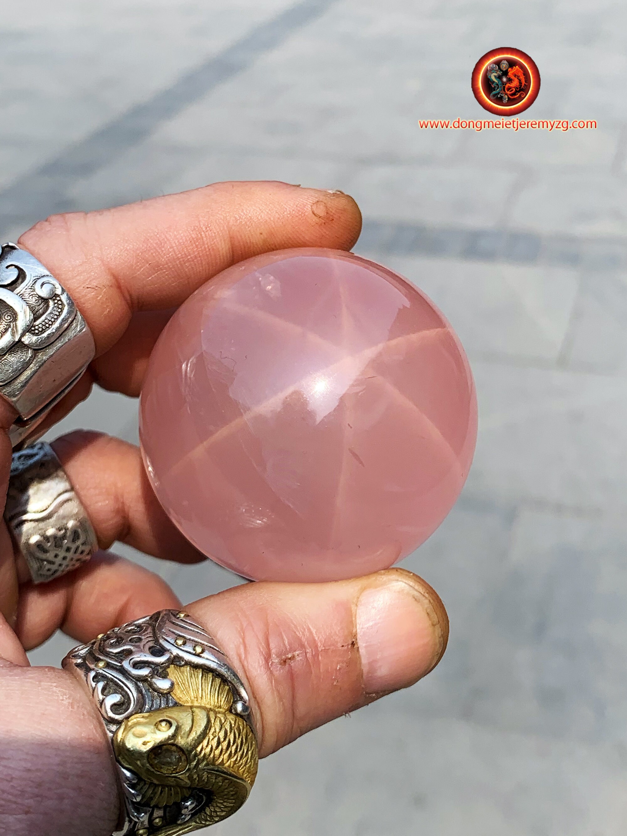 Sphère, Quartz Rose Étoilé, Astérié ou Astérisé. Provenance Du Mozambique. Naturel. 52mm de Diamètre