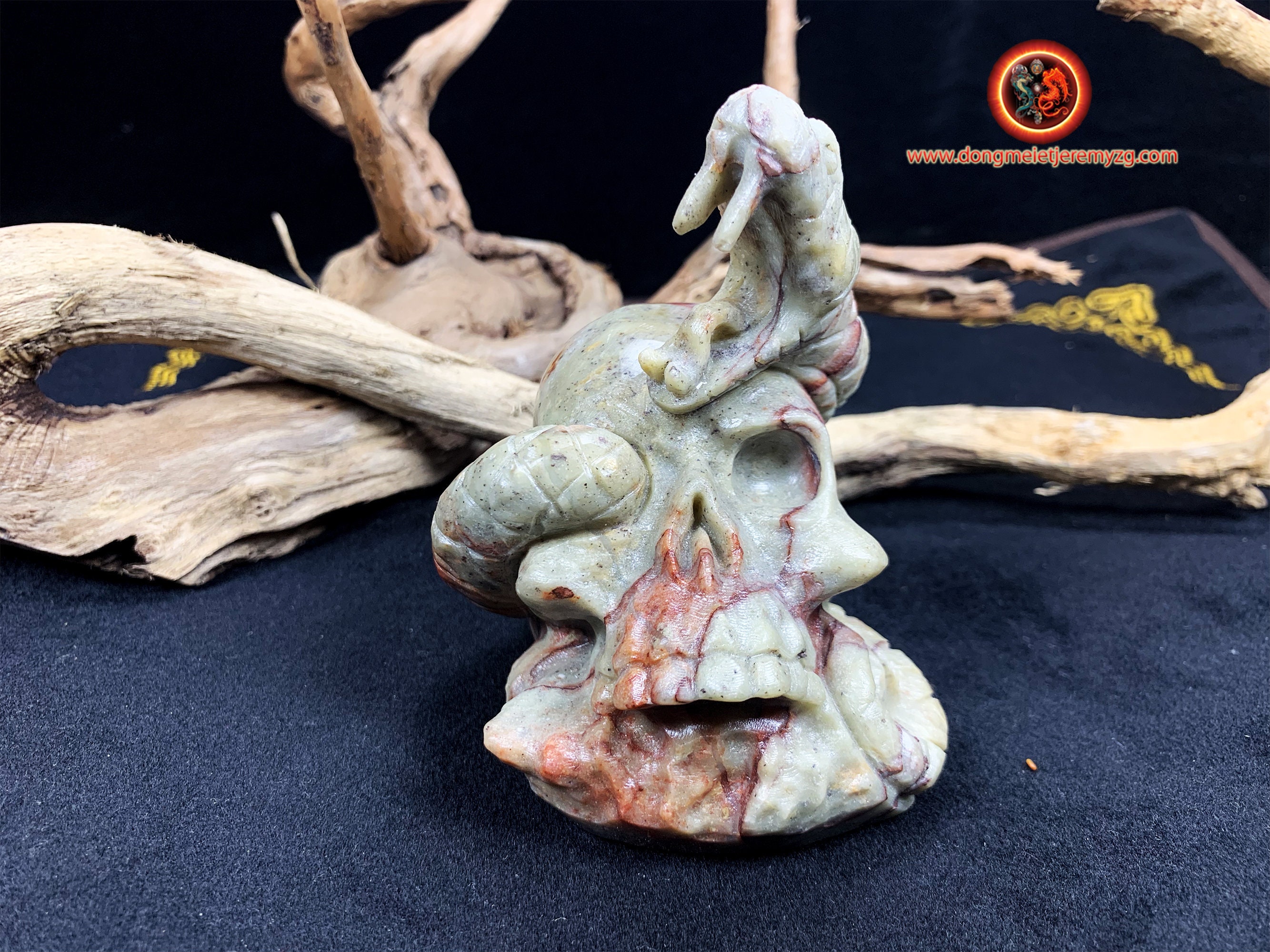 Crane de Cristal. Crane en Pyrophyllite Naturelle. et Serpents. Entierement Sculpté Artisanalement.1