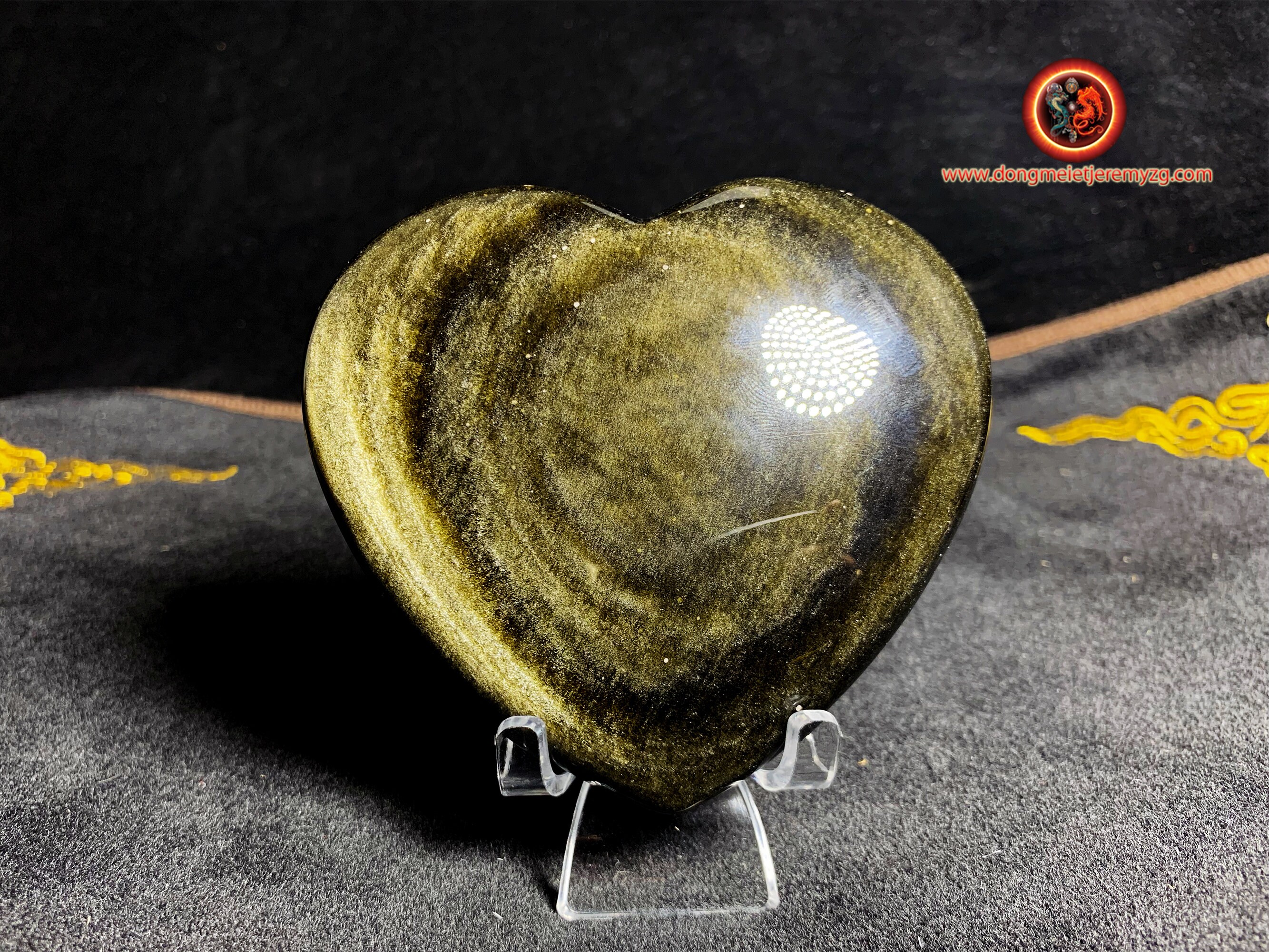 Coeur en Obsidienne Dorée. Originaire Du Mexique. Qualité A+ Dimensions de 92/98/34mm Poids 0, 300Kg