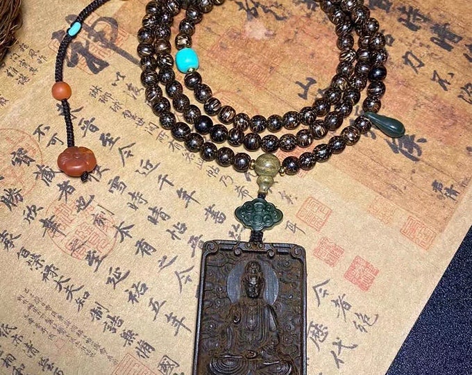 Mala, prayer rosary and Buddhist meditation 108 pearls of Aquilaria (agarwood). Pendant of Chenrezi Turquoise, agate nan hong jade