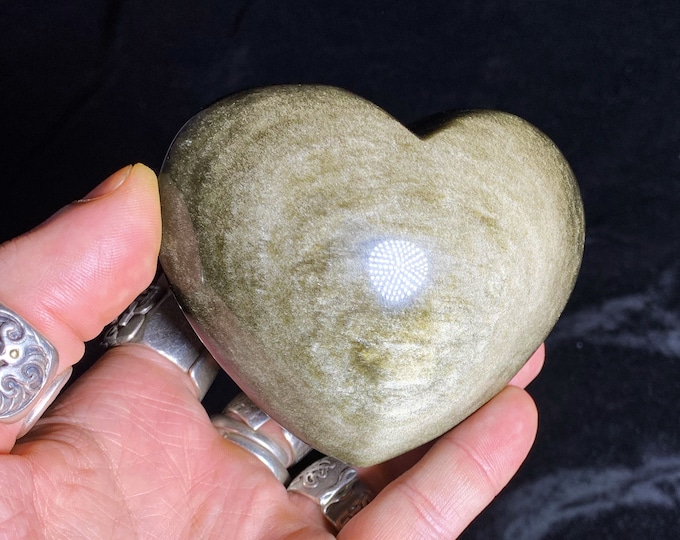 heart in golden obsidian.  Originally from Mexico.  Quality A-Size 79/93/40mm weight of 0.307kg