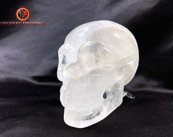 Crystal skull. rock crystal skull, from Brazil. Skull entirely handmade. Unique piece. healing frosts. Crystal skull