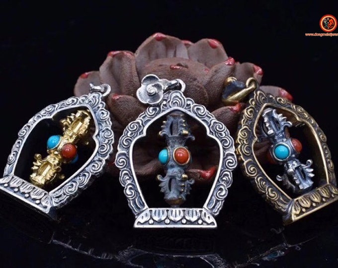 pendant, Tantric Buddhist protection amulet, esoteric Tibetan vajrayana/Shingon Vajra/Dorje silver 925, turquoise and nan hong