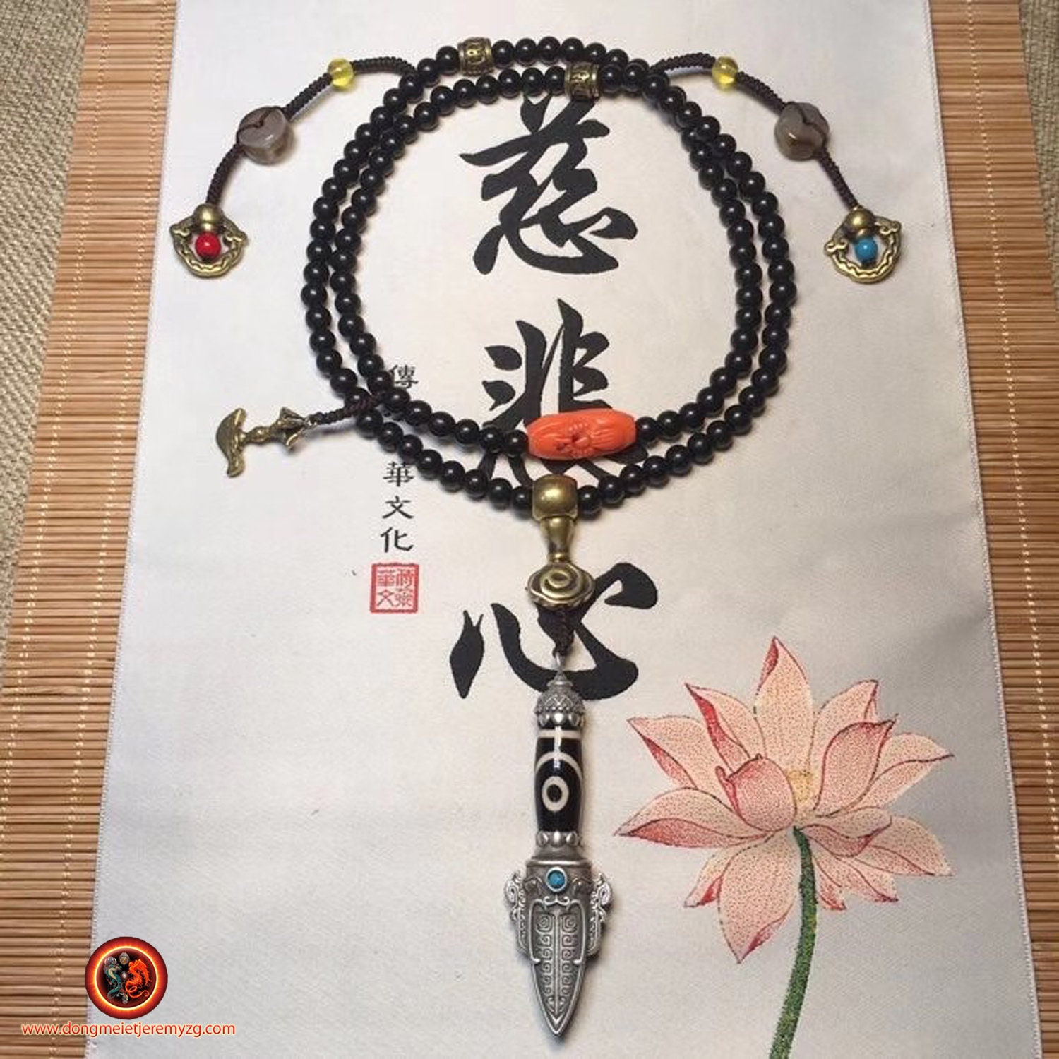 Mala, Chapelet Bouddhiste. 108 Perles de Jaspe Des Monts Hoh Xil. Agate Sacrée Tibétaine Dzi Argent