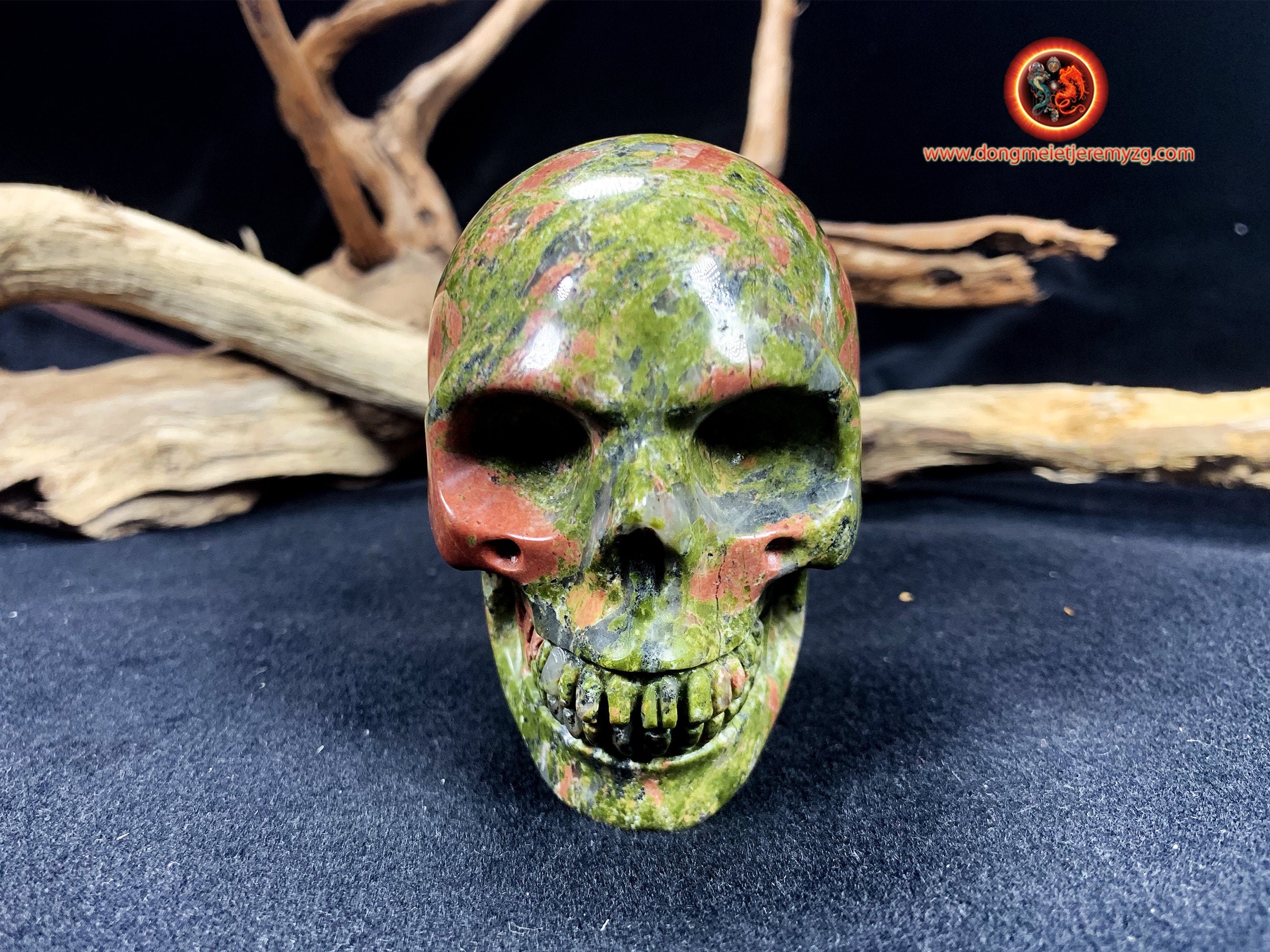 Crâne de Cristal. Crâne en Unakite. Entièrement Réalisé Artisanalement. Pièce Unique Dimension77/ 53