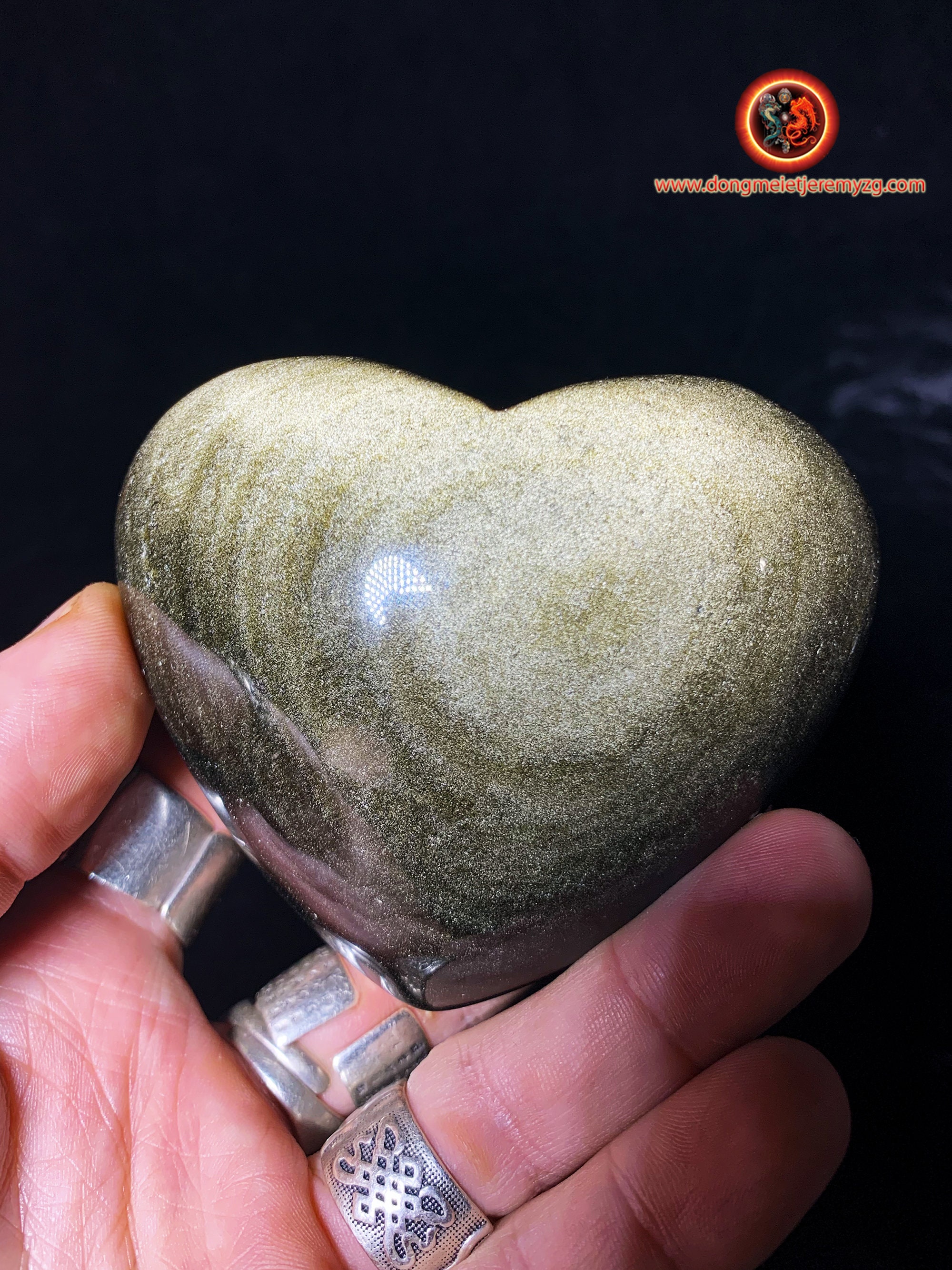 Coeur en Obsidienne Dorée. Originaire Du Mexique. Qualité A+ Dimensions de 79/87/45mm Poids 0, 314Kg