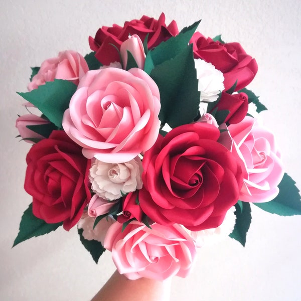 Bouquet de fleurs roses en papier