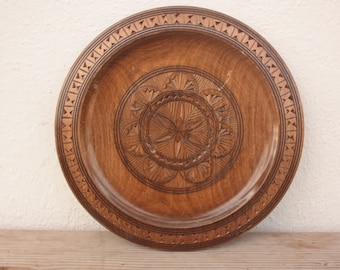 large wooden wall plate pattern 80s 80s old collection plate decoration retro