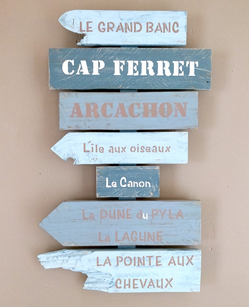 3-color wooden arrow panel for customizable wall decoration image 3