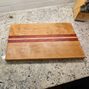 Large size Face Grain cutting board with rubber feet. Chopping block, butcher block. Wedding, housewarming, kitchen gift.