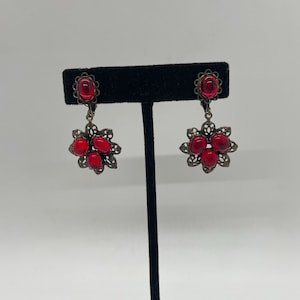 Vintage Signed Judy Lee Filigree Red Cabochon Flower Clip On Dangle Earrings