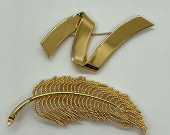 Lot of (2) Vintage Signed MONET Gold Tone Leaf & Ribbon Brooches Pins