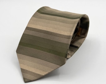 Vintage Nubio Collezione Esclisivo Green Striped 100% Silk X Long Tie 65" x 4"