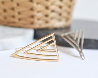 Minimalist barrette, triangle, gold, silver, silvery, golden, accessory, boho, minimalist, geometric, arrow, modern, ethnic, tribal