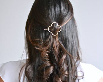 Barrette minimaliste fleur, trèfle. Bijou de cheveux, pince doré, argenté anneau. Accessoire fin, raffiné, bohème, brillant, simple.