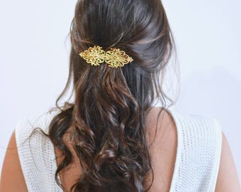 Golden wedding hair jewelry. Barrette, clip, pin, gold star diadem tiara. Delicate, minimalist, refined romantic lace accessory