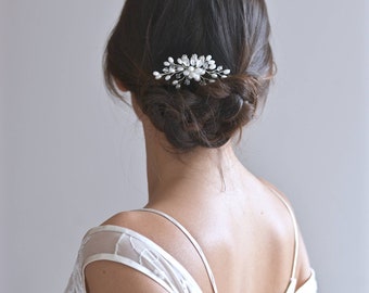 Peigne mariage, bijou de tête chignon,  pic à cheveux de perles cristaux. Accessoire bohême, délicat, romantique, féerique. Coiffure mariée