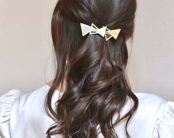 Minimalist circle triangle barrette. Hair jewelry, golden, silver clip, circular ring. Accessory, boho, minimalist, simple