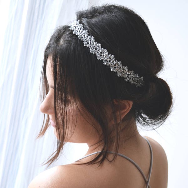 Headband noël fêtes, Serre-tête, bandeau design mariage brodé en fils argentés. Bijou de tête bohème, romantique, délicat, raffiné, brillant