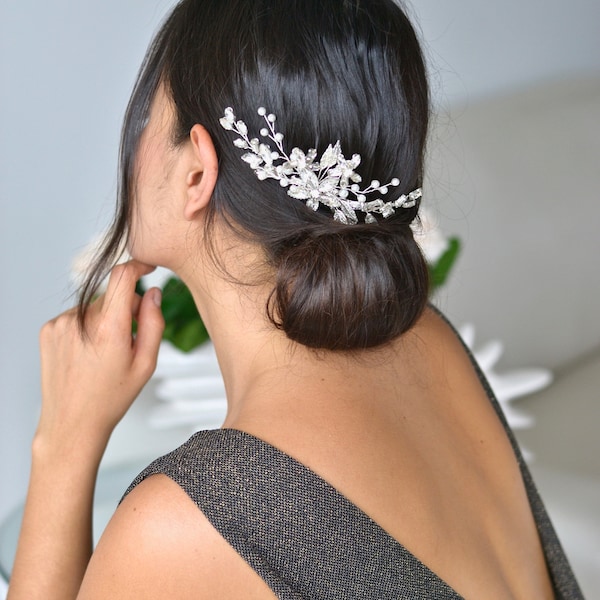 Wedding comb, silver, flower, crystals, head jewel, chignon, hair pin. Bohemia, romantic, vintage accessory. Bridal hairstyle