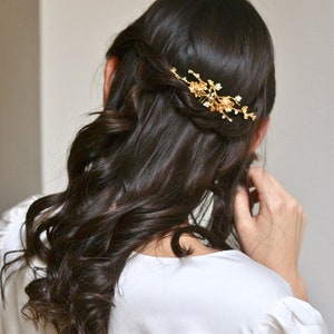 Peigne boheme, mariée, fleurs, branche, feuilles, or, dorée, couronne, accessoire, cheveux, bijou, mariage, romantique, féerique, cheveux image 5