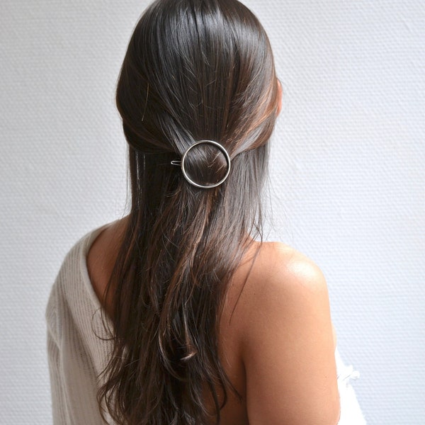 Barrette minimaliste cercle. Bijou de cheveux, pince doré, argenté, circulaire anneau. Accessoire fin, raffiné, bohème, brillant, simple.