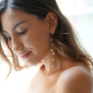 Long wedding dangling earrings, natural pearl jewelry, boho bridal jewelry, modern, minimalist, romantic gold