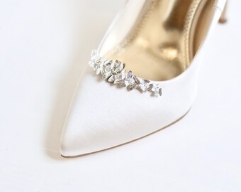 Pair of shoe clips, flower, wedding, bridal accessory, clip, party heels, pearls, flower, romantic, bridesmaids, silver