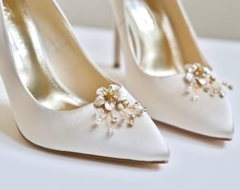 Pair of shoe clips, wedding, bridal accessories, party heel clip, flower white pearls, romantic, bridesmaids, GOLD