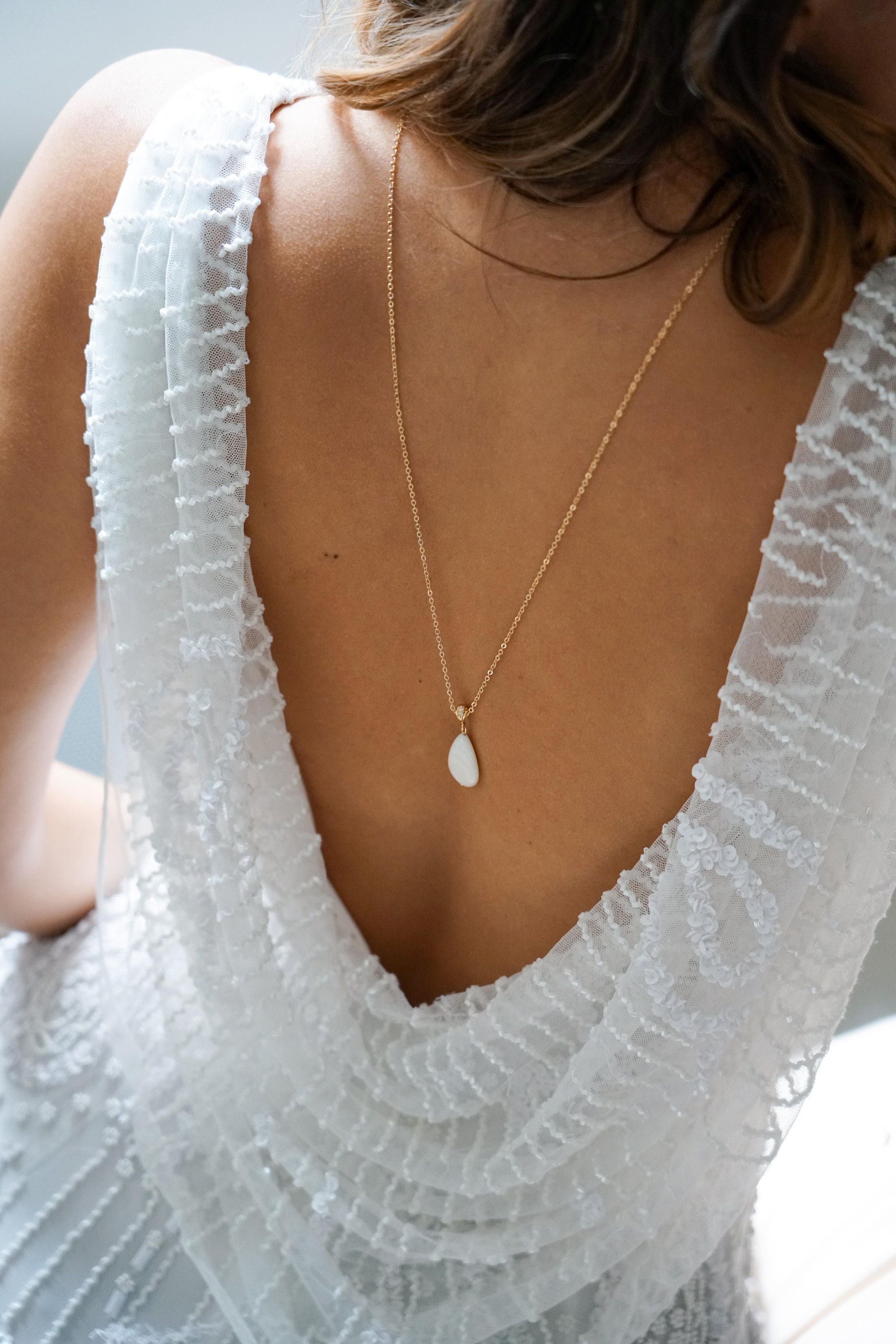 Ensemble Boucles D'oreilles & Bracelet Ann Chicon Noir Et Or – Pour Un Look Audacieux