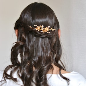 Peigne boheme, mariée, fleurs, branche, feuilles, or, dorée, couronne, accessoire, cheveux, bijou, mariage, romantique, féerique, cheveux image 6