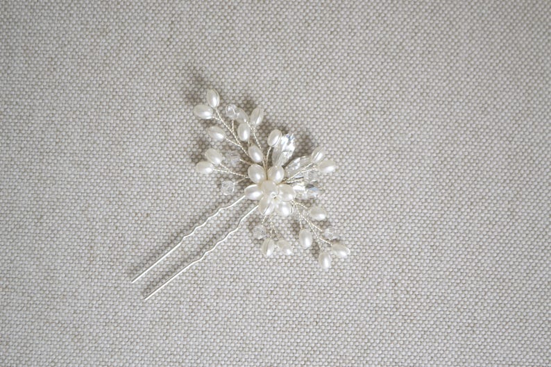 Bijoux de cheveux de mariée fleurs blanches - France