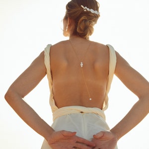 Luana - Collier de dos nacre, bijou dos nu mariage, accessoire minimaliste décolleté de dos mariée perle mère chaine or ou argent
