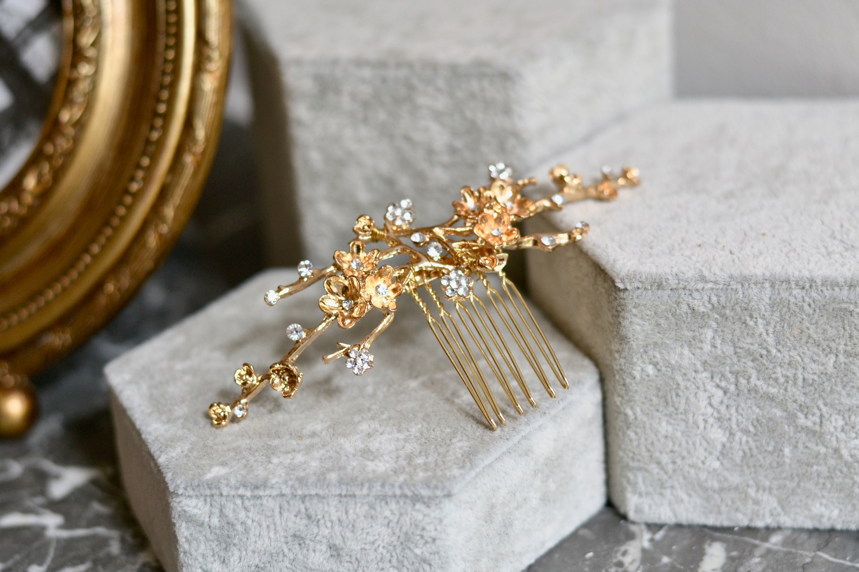 Brilliant comb branching rhinestone leaves&flowers Amazon.com: ALILANG Silvery Tone Rhinestone Flowers and  main image 2