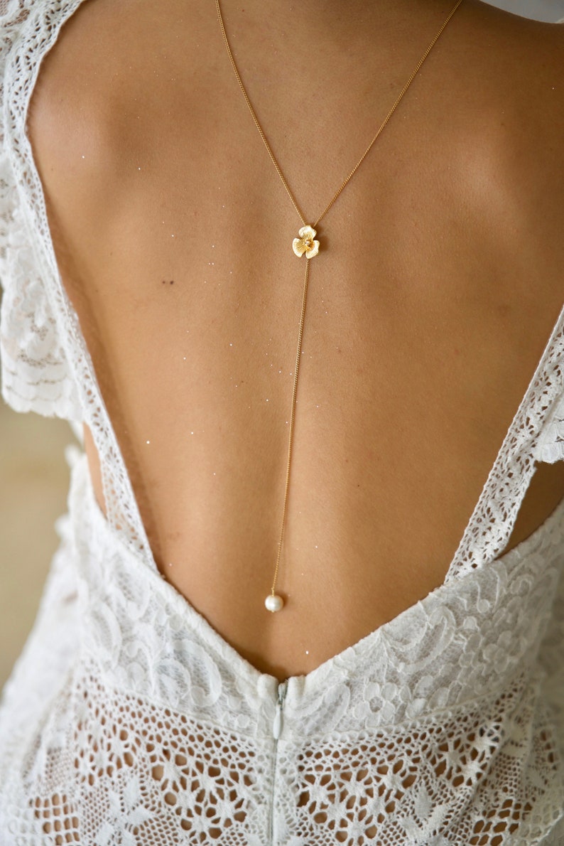 Bridal backless necklace, back jewelry, floral wedding, flower necklace accessory, body chain, shoulders, boho, romantic, boho-chic image 1