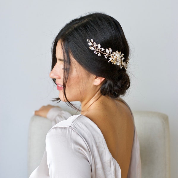 Peigne mariage, bijou de tête chignon, pic à cheveux de perles cristaux. Accessoire bohême, or, doré, romantique, féerique. Coiffure mariée