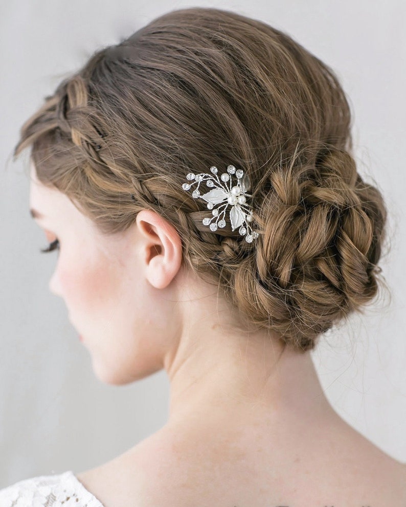 Bijou de tête de mariage. Pic à cheveux argenté peigne épingle de mariée, cristaux, perles, feuilles, fleur bohème, romantique, délicat, image 3