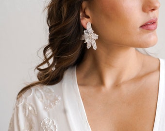 Lilac - Beaded flower earrings