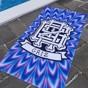 ¡Toalla GRiZ! ¡Envío GRATIS! Merchandising de Griz. ¡Un regalo de vacaciones con ambiente EDM!