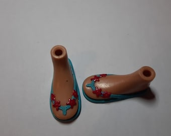 Bratz Girlz Blue and Red Flip Flops   VHTF
