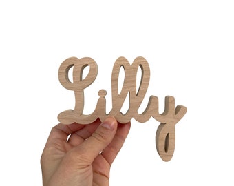 Solid wood first name - Personalized decoration in raw wood Baby and Child&#39;s Room