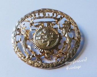 Heraldic 3 Royal Lions Circular Coat of Arms Crown Pin Brooch Gold Tone Vintag